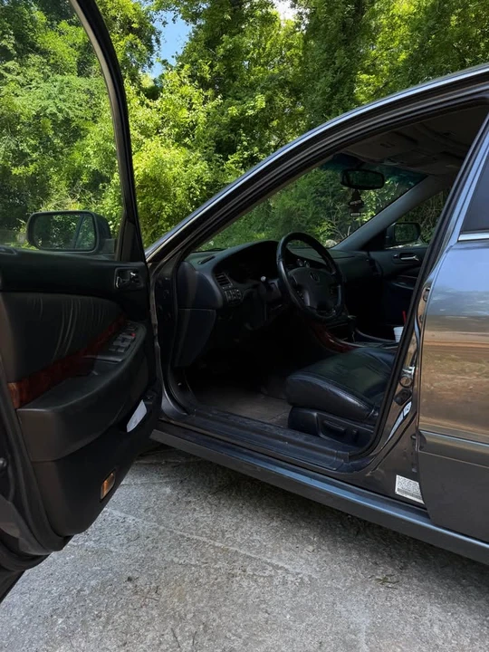 2001 Acura TL 2nd Gen - Image 2 of 9