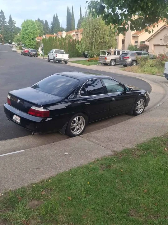 2001 Acura TL 2nd Gen - Image 2 of 2