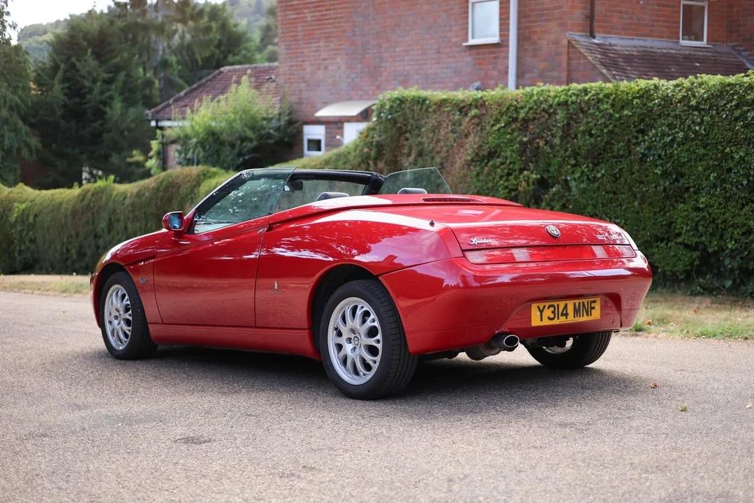 2001 Alfa Romeo 916 GTV & Spider - Image 9 of 30