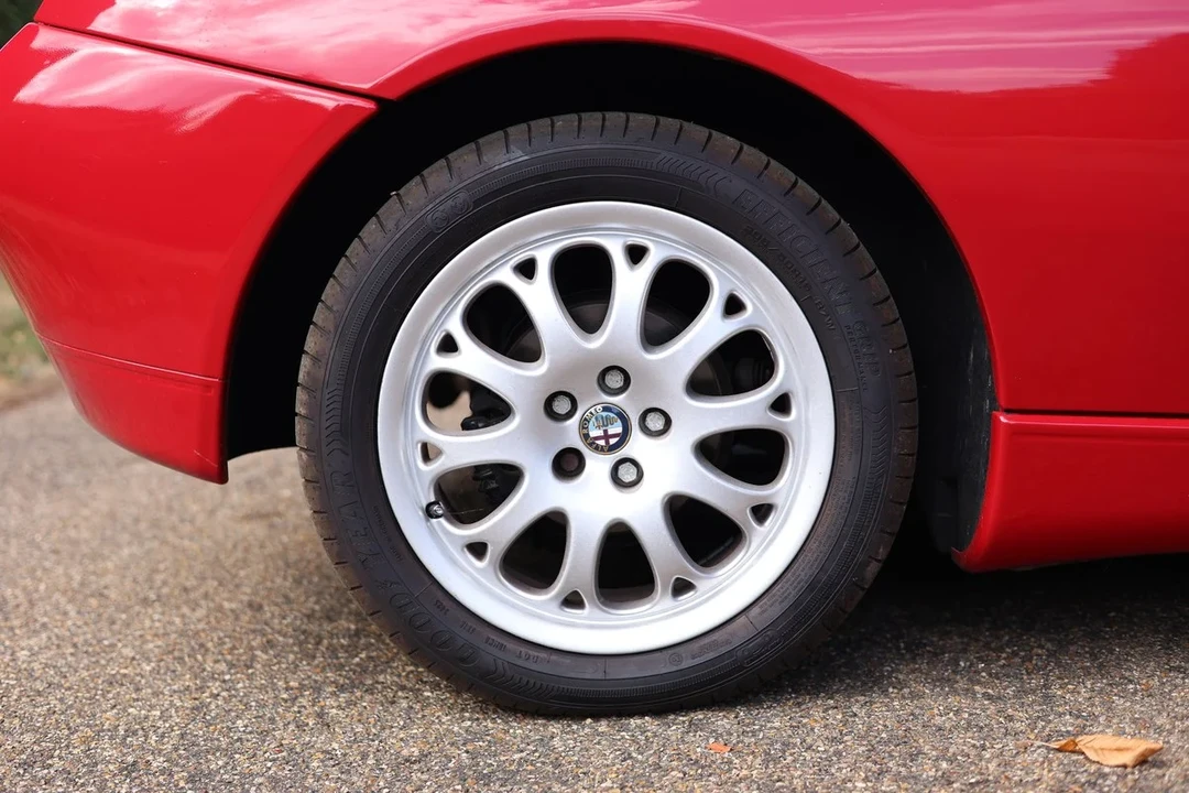 2001 Alfa Romeo 916 GTV & Spider - Image 12 of 30