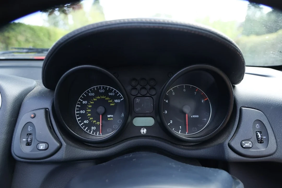 2001 Alfa Romeo 916 GTV & Spider - Image 19 of 30