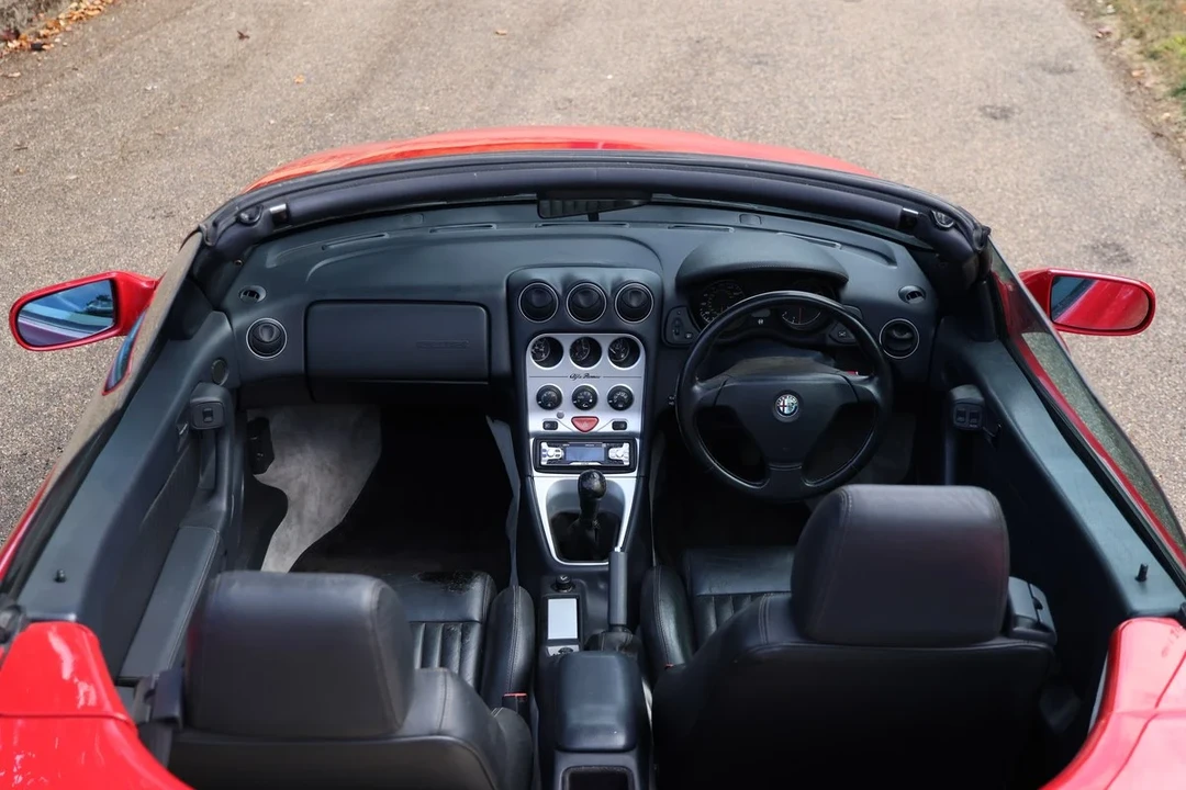 2001 Alfa Romeo 916 GTV & Spider - Image 30 of 30