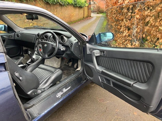 2000 Alfa Romeo 916 GTV & Spider - Image 30 of 30