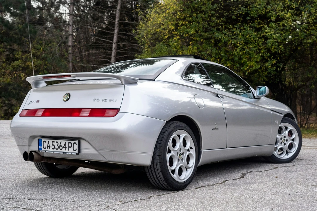 2001 Alfa Romeo 916 GTV & Spider - Image 13 of 21