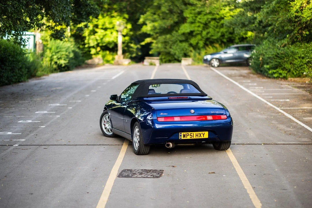 2001 Alfa Romeo 916 GTV & Spider - Image 28 of 30