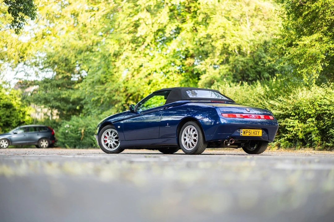 2001 Alfa Romeo 916 GTV & Spider - Image 29 of 30