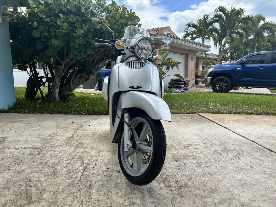 2001 Aprilia - Image 2 of 31