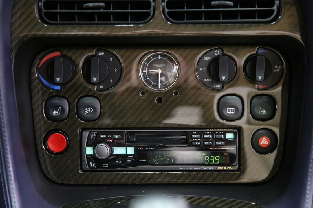 2001 Aston Martin DB7 Vantage - Image 27 of 31