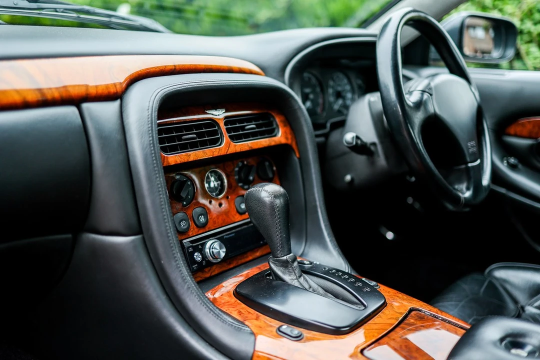 2001 Aston Martin DB7 Vantage - Image 19 of 30