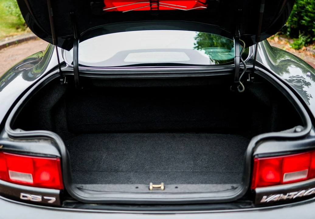 2001 Aston Martin DB7 Vantage - Image 21 of 30