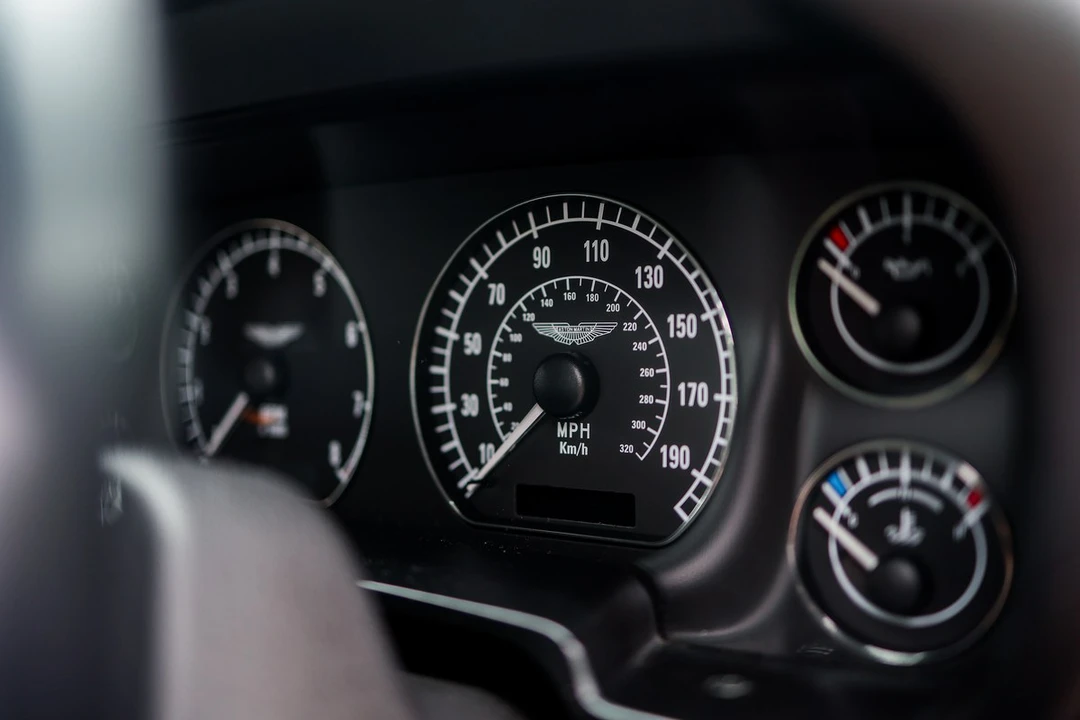 2001 Aston Martin DB7 Vantage - Image 12 of 30