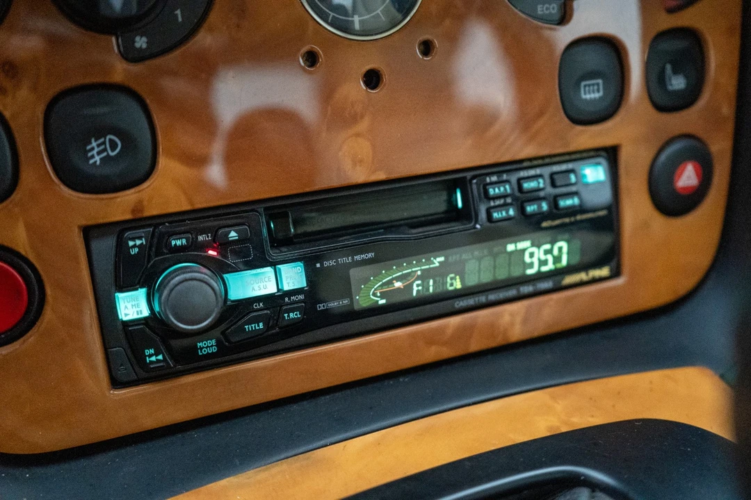 2001 Aston Martin DB7 Vantage - Image 17 of 21