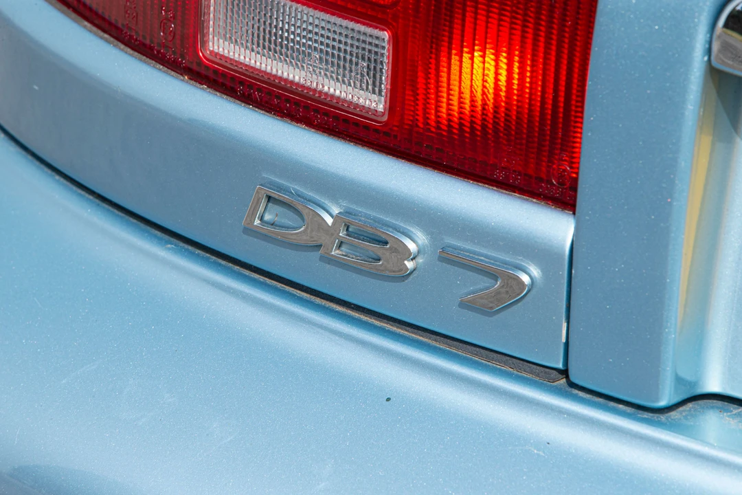 2001 Aston Martin DB7 Vantage - Image 9 of 22