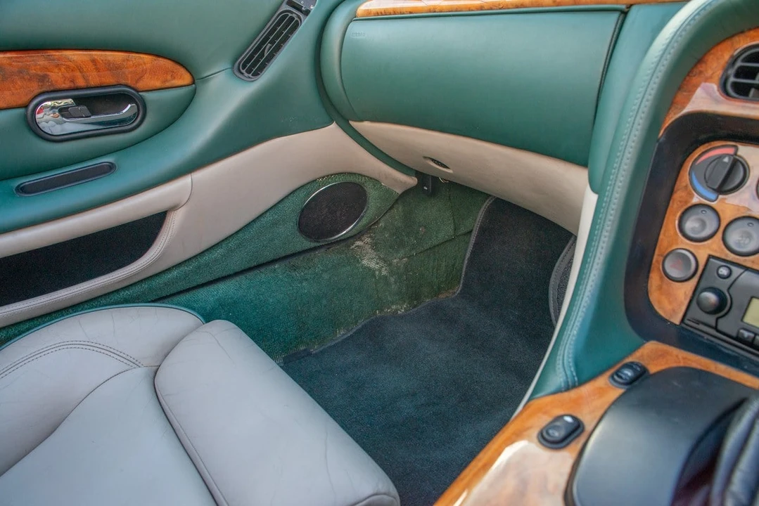 2001 Aston Martin DB7 Vantage - Image 25 of 30