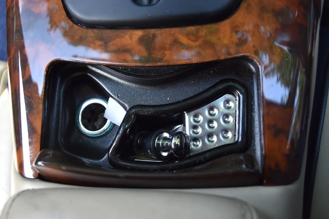 2001 Aston Martin DB7 Vantage - Image 16 of 30