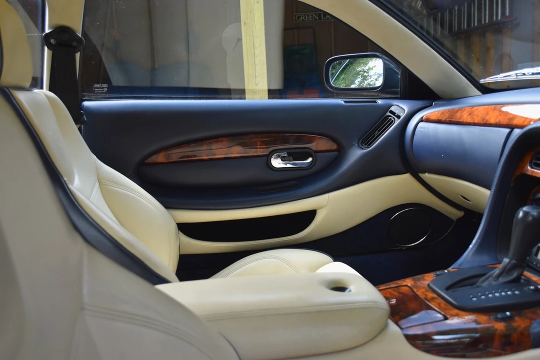2001 Aston Martin DB7 Vantage - Image 21 of 30
