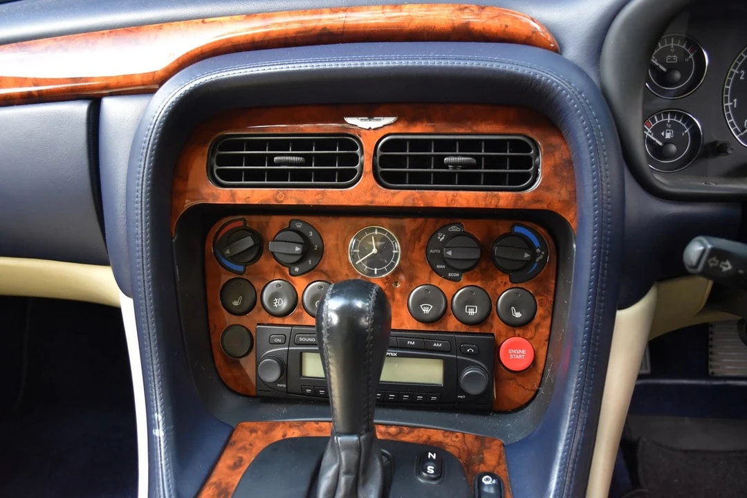 2001 Aston Martin DB7 Vantage - Image 14 of 30
