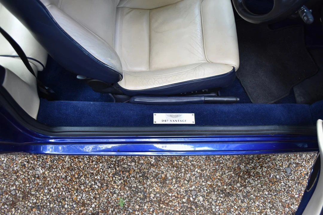 2001 Aston Martin DB7 Vantage - Image 27 of 30