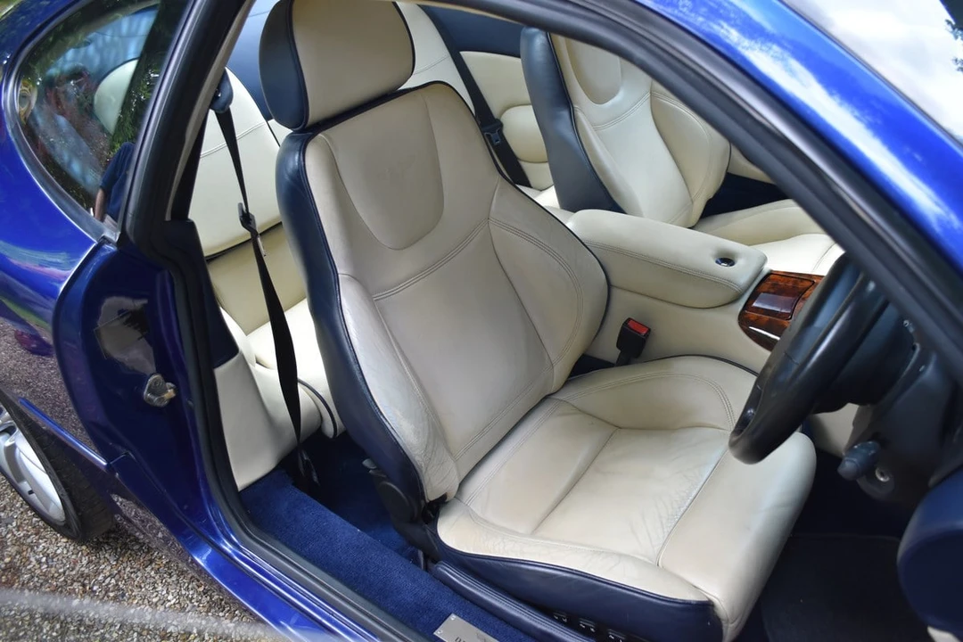 2001 Aston Martin DB7 Vantage - Image 10 of 30