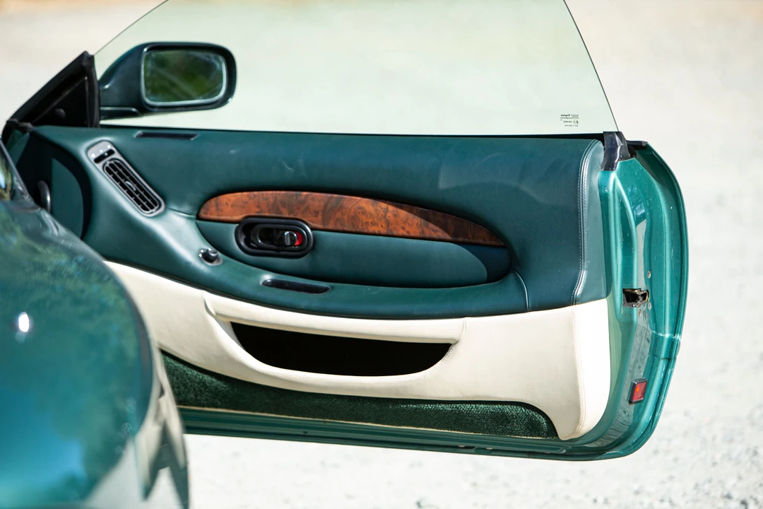 2001 Aston Martin DB7 Vantage - Image 11 of 23