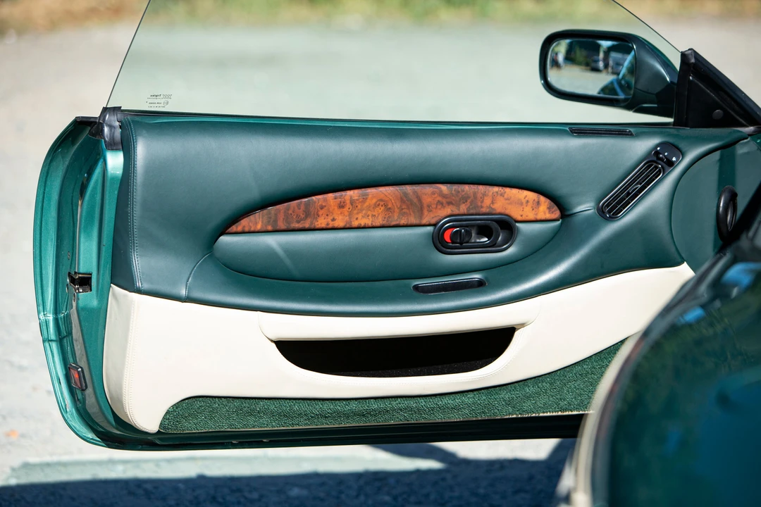 2001 Aston Martin DB7 Vantage - Image 9 of 23