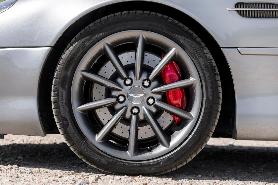 2001 Aston Martin DB7 Vantage - Image 17 of 30