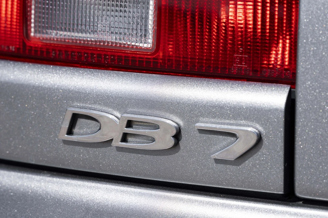 2001 Aston Martin DB7 Vantage - Image 12 of 31