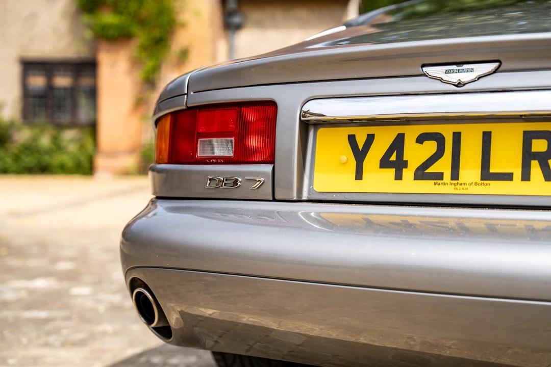 2001 Aston Martin DB7 Vantage - Image 17 of 31