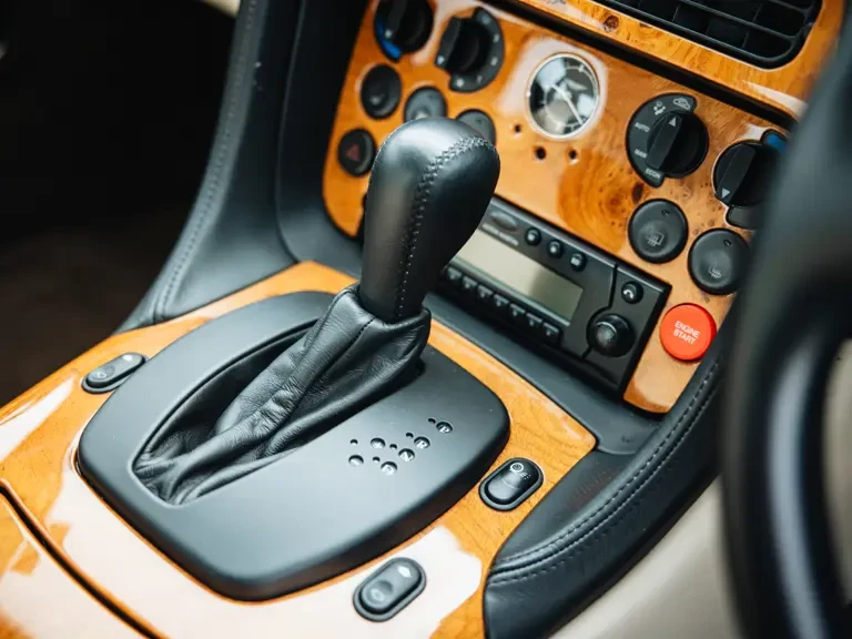 2001 Aston Martin DB7 Vantage - Image 19 of 31