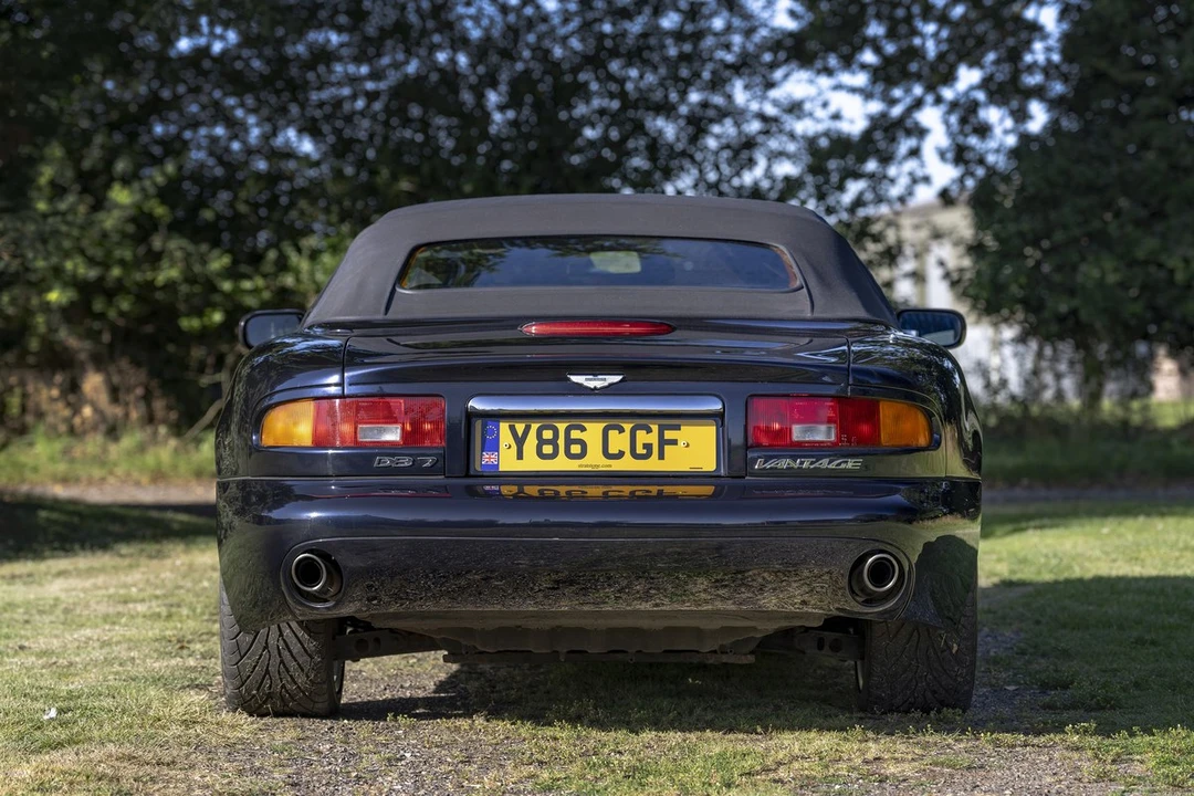 2001 Aston Martin Vantage - Image 12 of 30