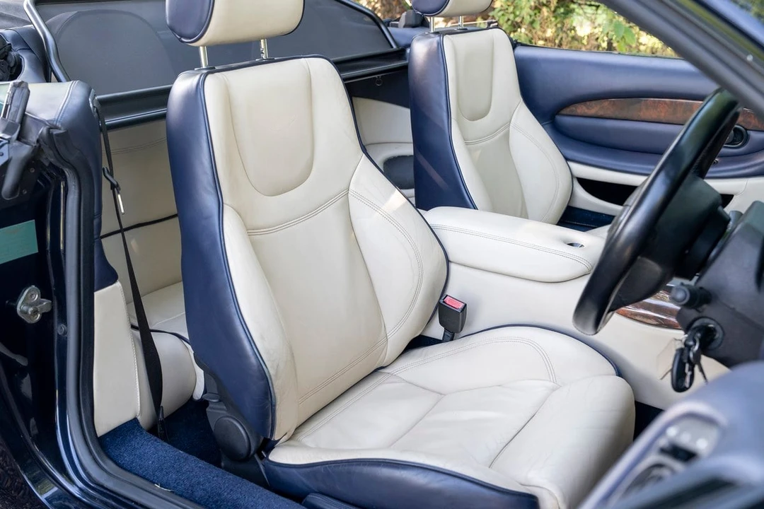2001 Aston Martin Vantage - Image 20 of 30