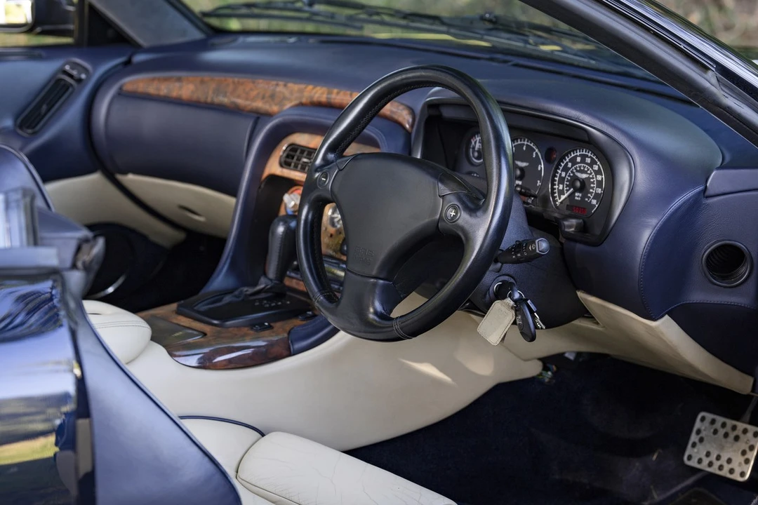 2001 Aston Martin Vantage - Image 29 of 30