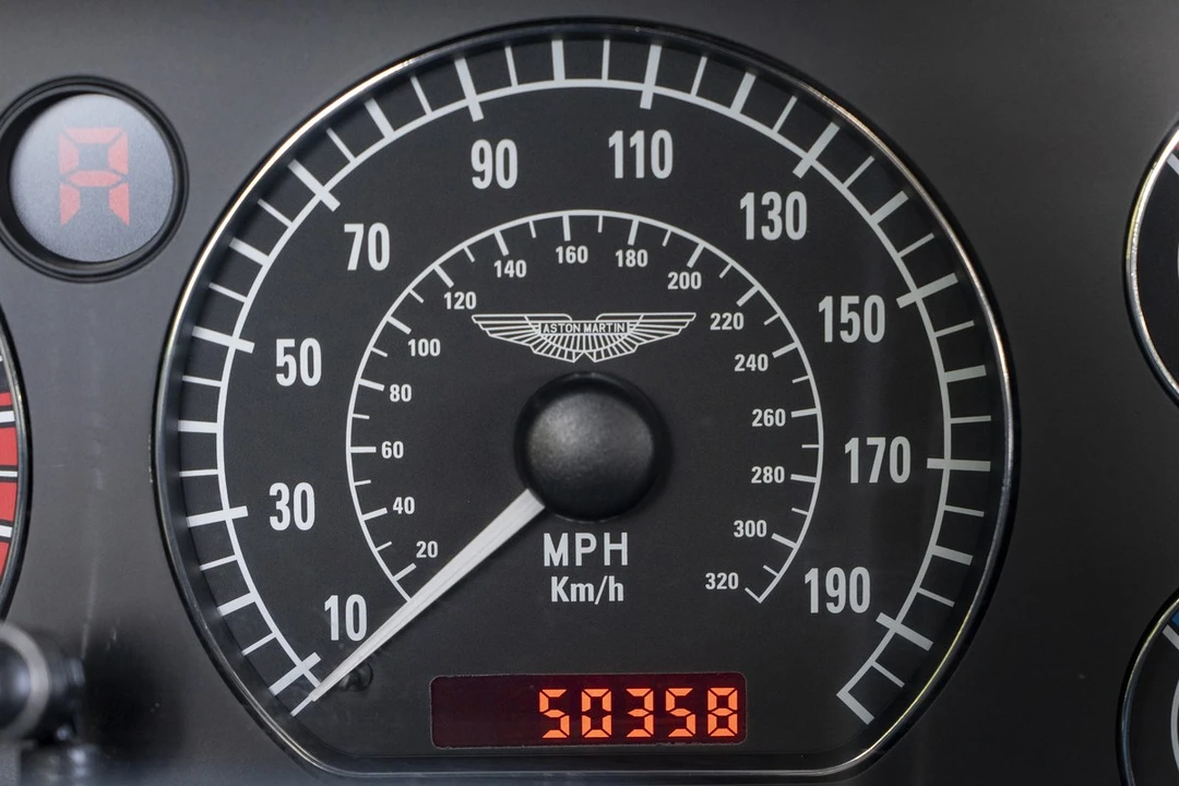 2001 Aston Martin Vantage - Image 28 of 30