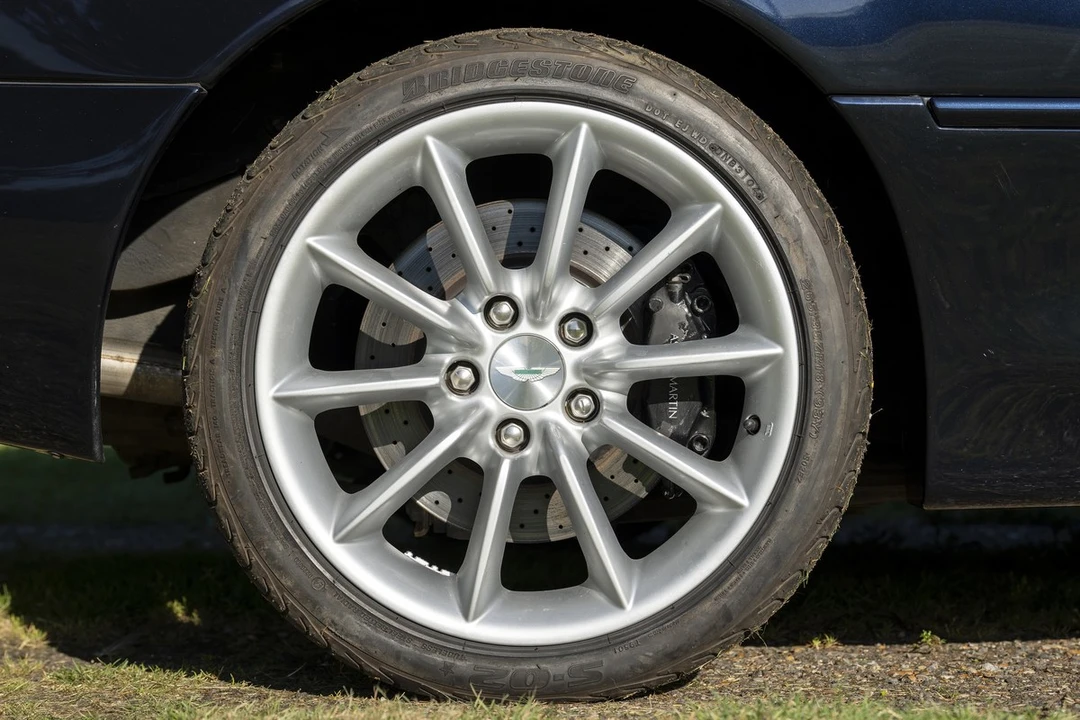 2001 Aston Martin Vantage - Image 16 of 30