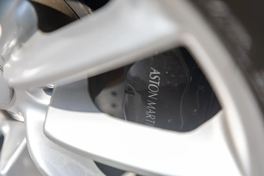 2001 Aston Martin DB7 Vantage - Image 6 of 26