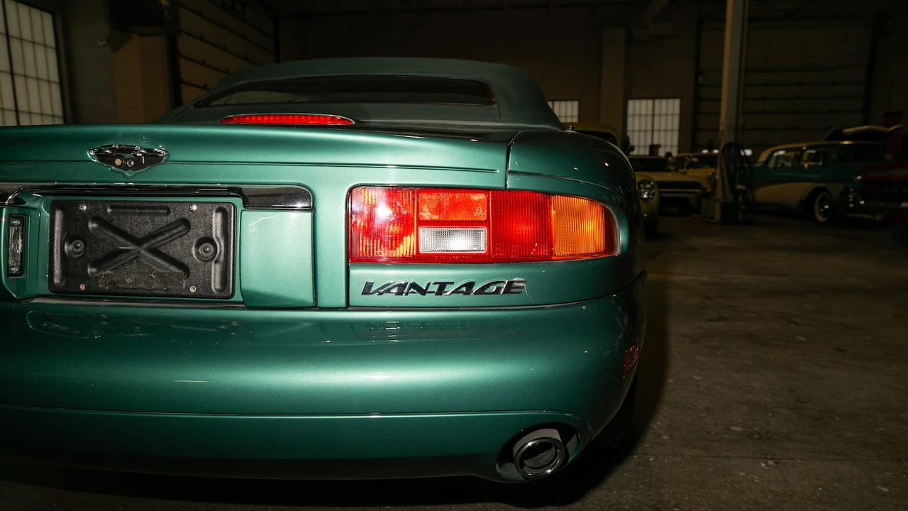 2001 Aston Martin DB7 Vantage - Image 11 of 13
