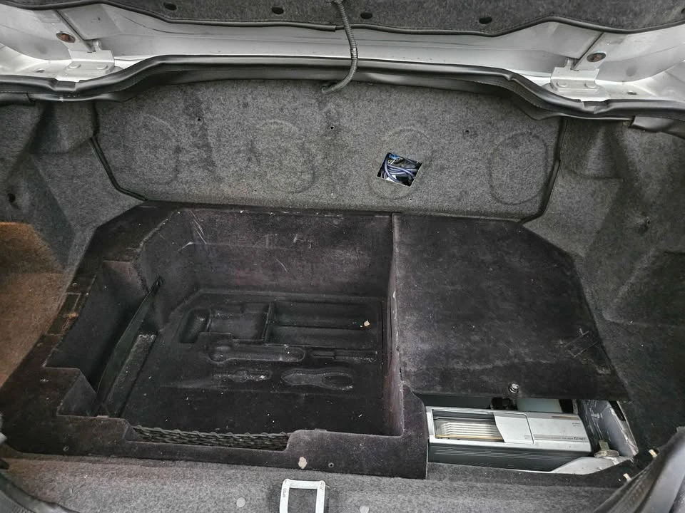 2001 Aston Martin DB7 - Image 12 of 15