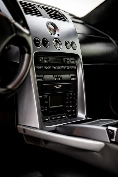 2001 Aston Martin Vanquish 1st Gen - Image 15 of 30