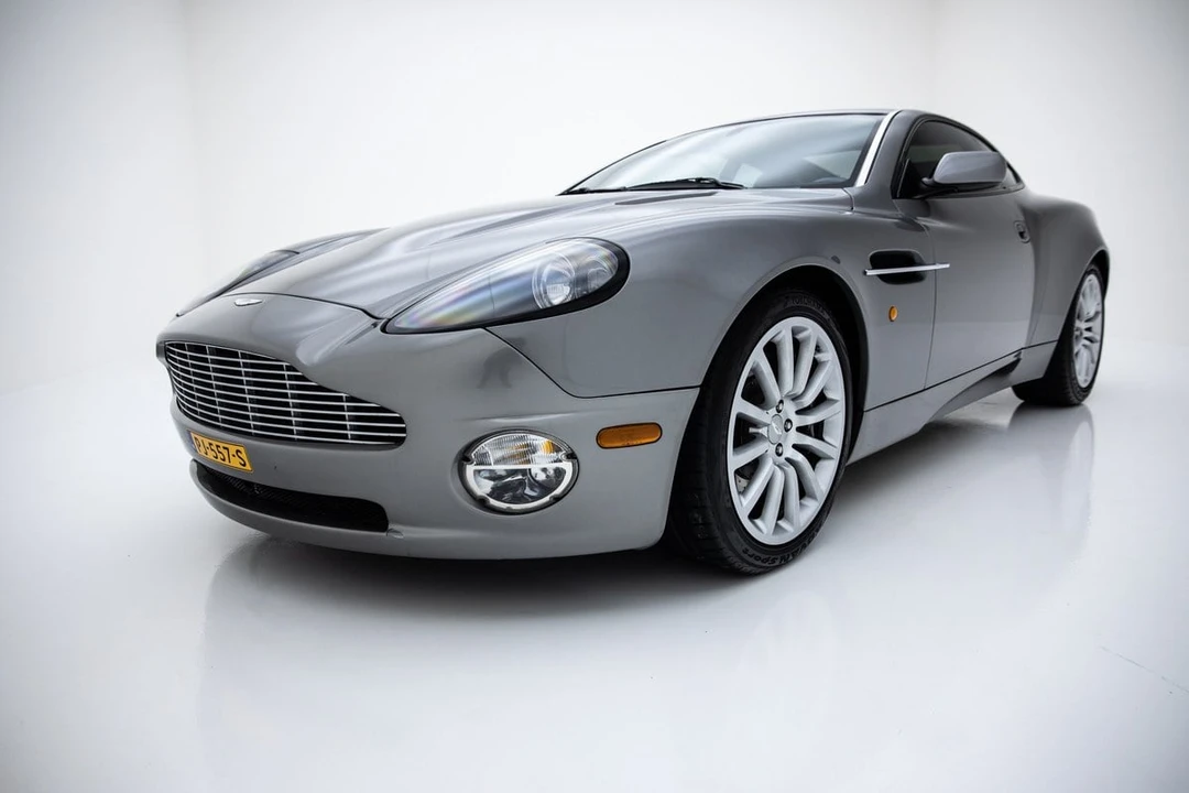2001 Aston Martin Vanquish 1st Gen - Image 3 of 30