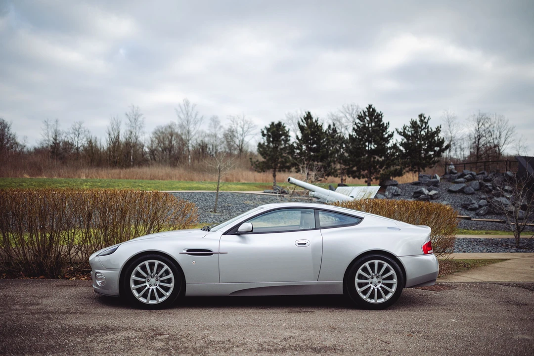 2001 Aston Martin Vanquish 1st Gen - Image 3 of 31