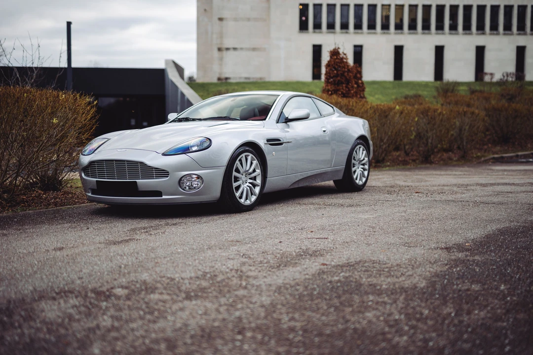 2001 Aston Martin Vanquish 1st Gen - Image 2 of 31