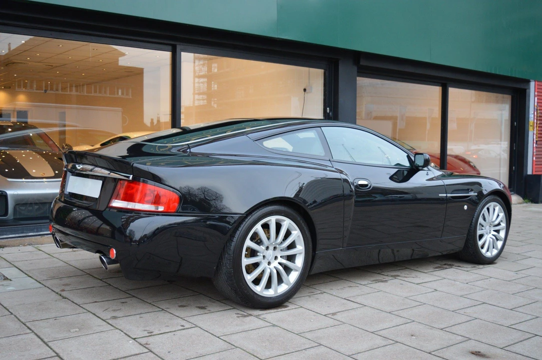 2001 Aston Martin Vanquish 1st Gen - Image 25 of 27