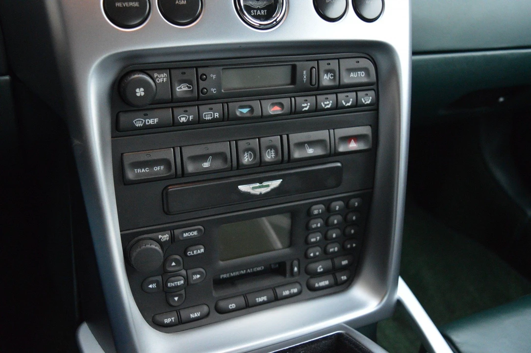 2001 Aston Martin Vanquish 1st Gen - Image 14 of 27