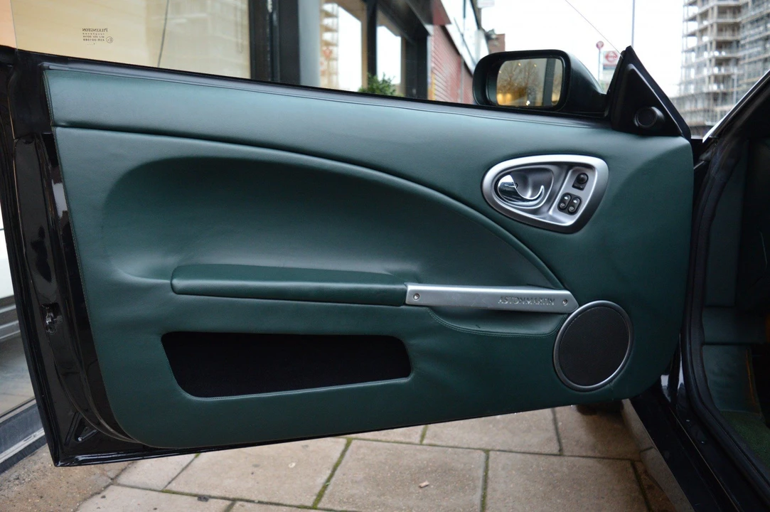 2001 Aston Martin Vanquish 1st Gen - Image 22 of 27