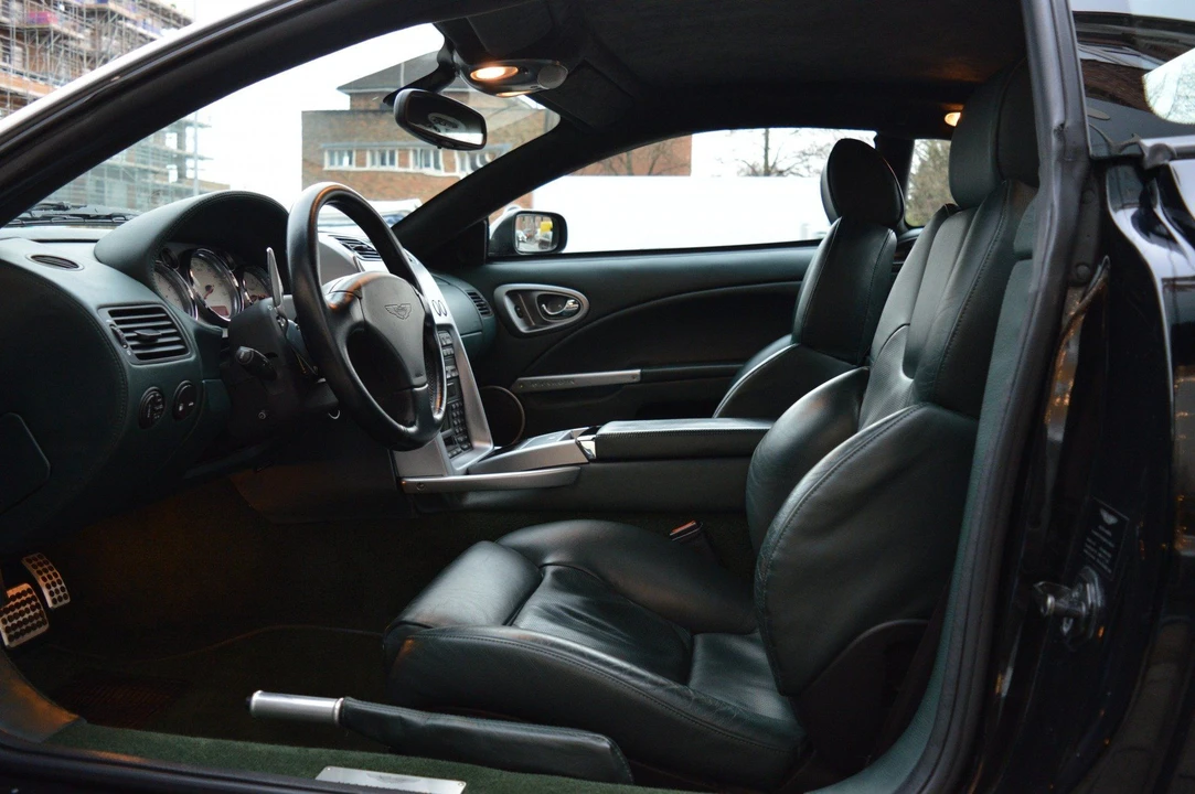 2001 Aston Martin Vanquish 1st Gen - Image 19 of 27