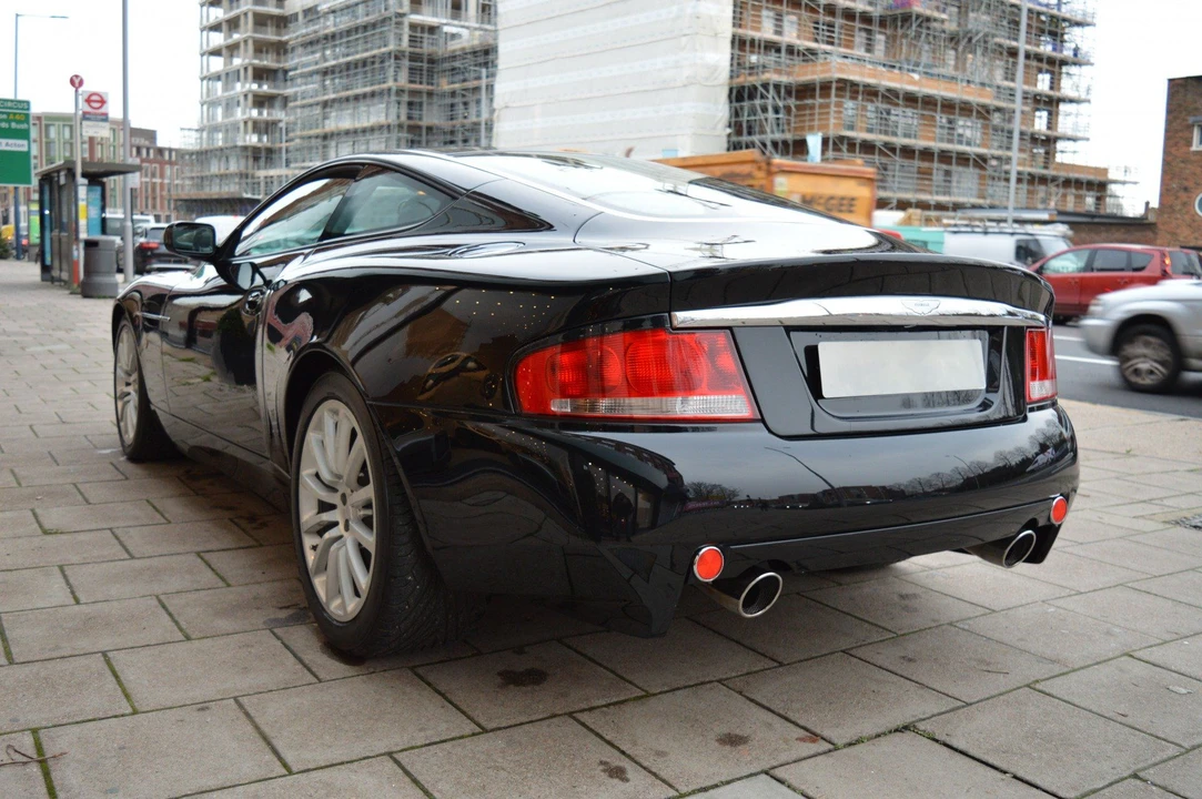 2001 Aston Martin Vanquish 1st Gen - Image 2 of 27