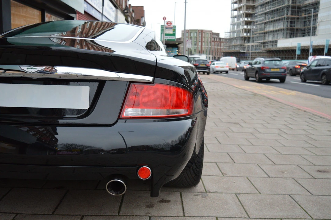 2001 Aston Martin Vanquish 1st Gen - Image 3 of 27