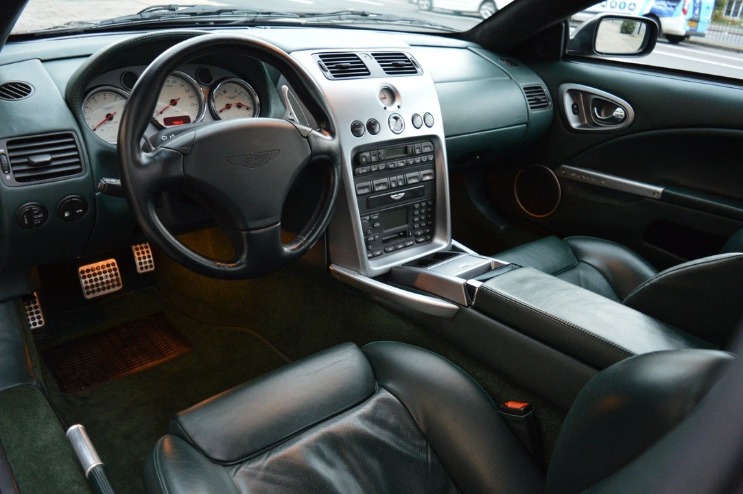 2001 Aston Martin Vanquish 1st Gen - Image 18 of 27