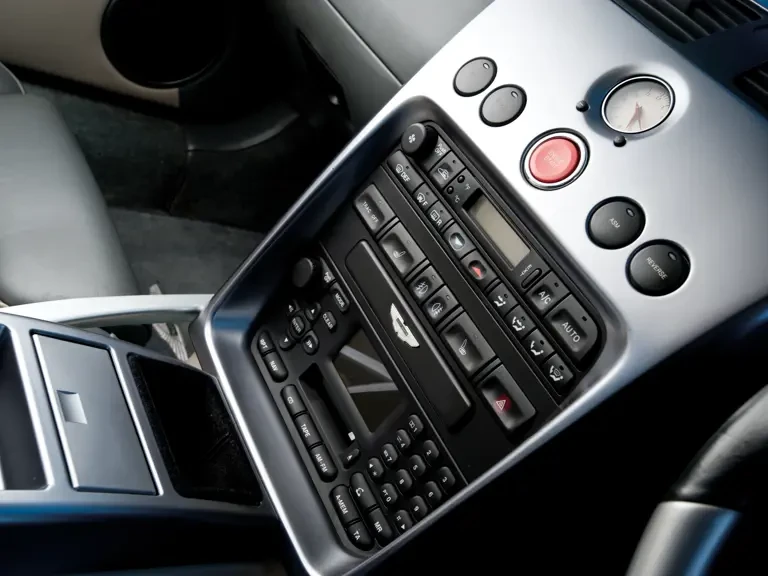 2001 Aston Martin Vanquish 1st Gen - Image 8 of 14