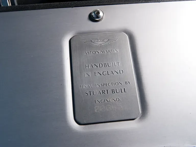 2001 Aston Martin Vanquish 1st Gen - Image 9 of 14